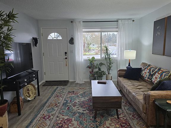 2nd image of 1510 Rainier Rd