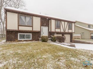 5916 Fallen Leaf Dr, Toledo, OH 43615