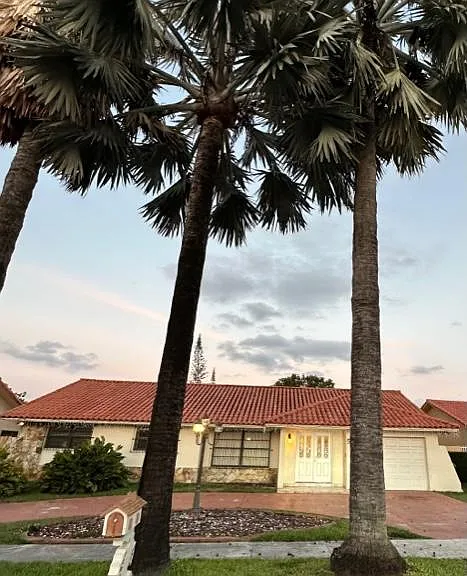 513 SW 101st Pl — Photo 22