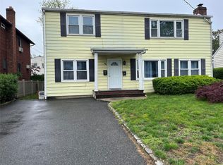 54 Hickory Rd FLOOR 2, Pt Washington, NY 11050