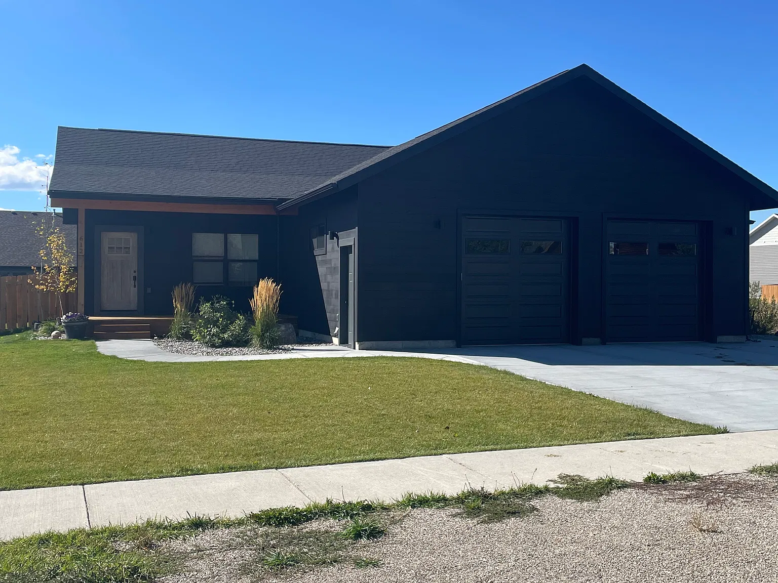 3 bed, 1894 sqft, $3,500 — Photo 2