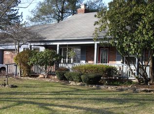 22 Malvern Ln, Stony Brook, NY 11790