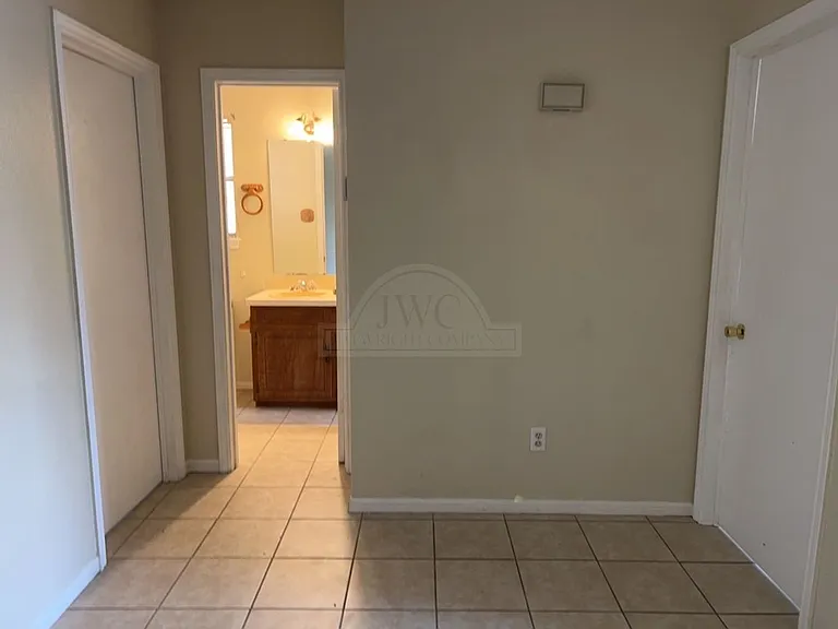 105 Jason Dr — Photo 12