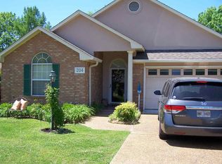 204 Twin Lks S, Clinton, MS 39056