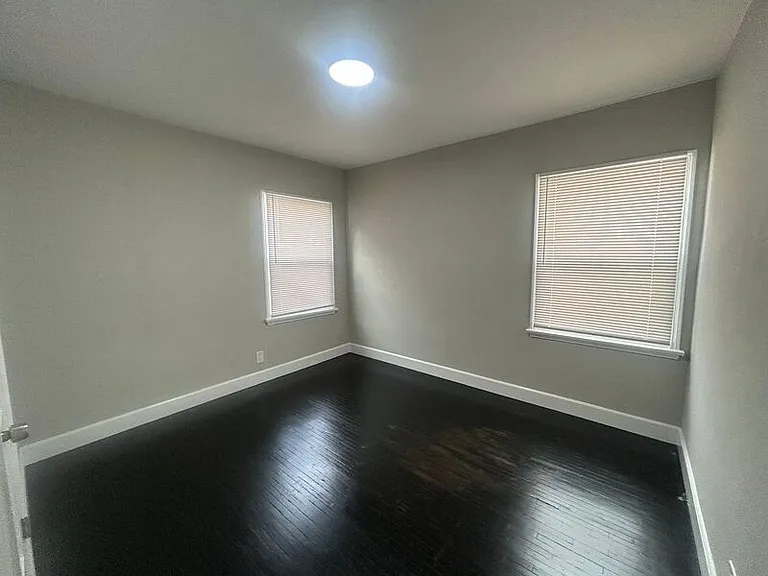 1323 S Highland Ave — Photo 9