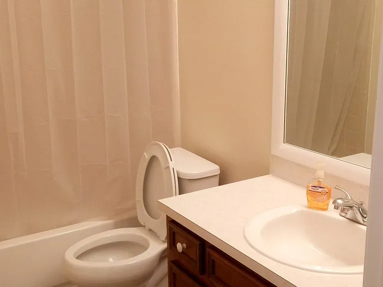2220 Woodlea Dr W — Photo 10