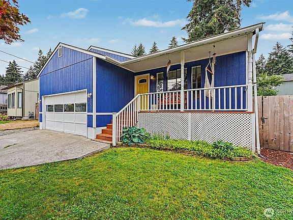 2nd image of 5047 Marian Drive NE