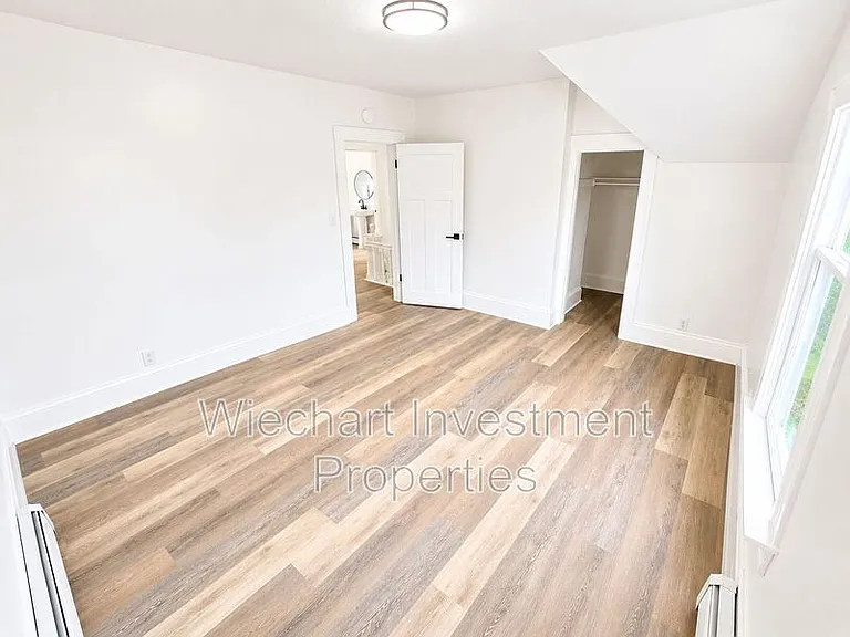 403 S Main St — Photo 6