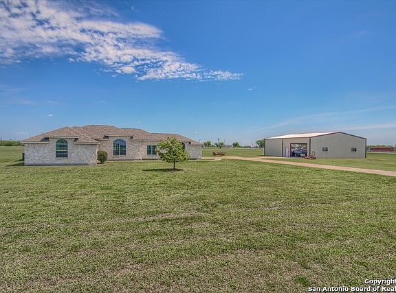 2nd image of 133 Texas Heritage Dr