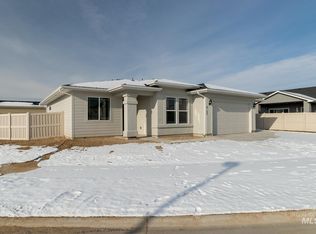 2163 N Farmview Ave, Middleton, ID 83644