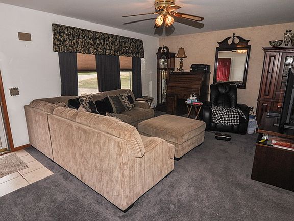 3rd image of 708 Paradise Ave