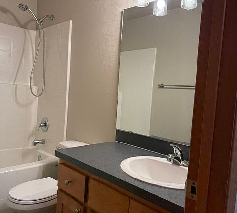 5th image of 400 Alder Pl #400