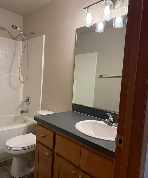 400 Alder Pl #400 — Photo 5