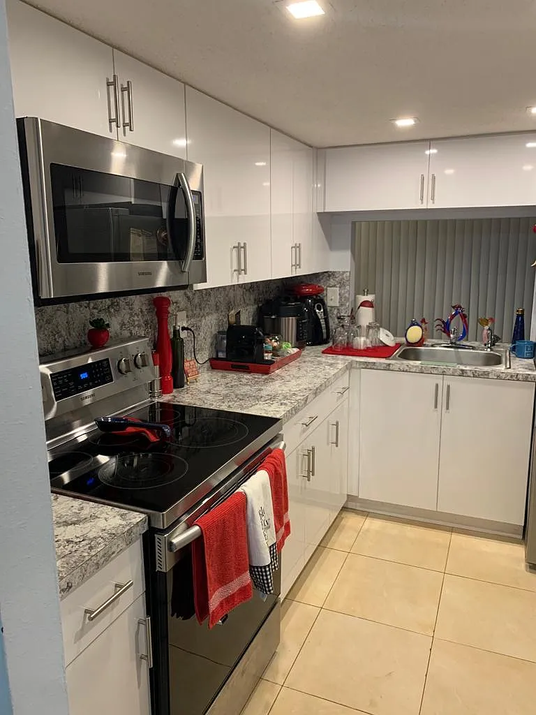 3 bed, 1266 sqft, $2,900 — Photo 1