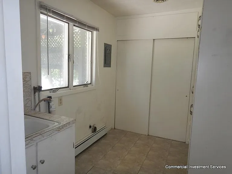 202 S Baytree Ave — Photo 6