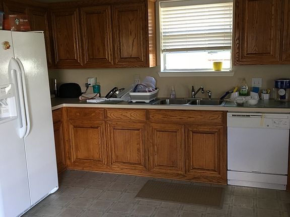 5th image of 1111 E Park Dr