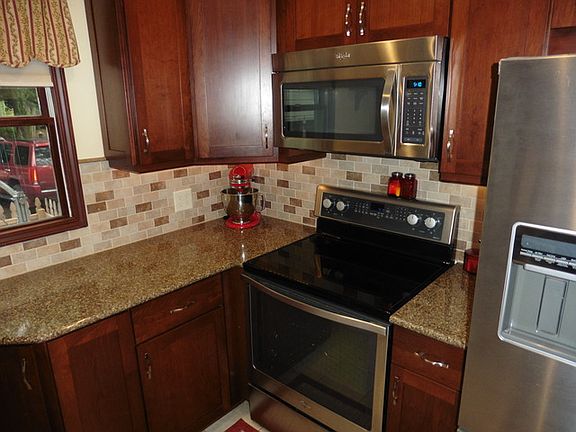 3rd image of 245 N Lincoln Ave