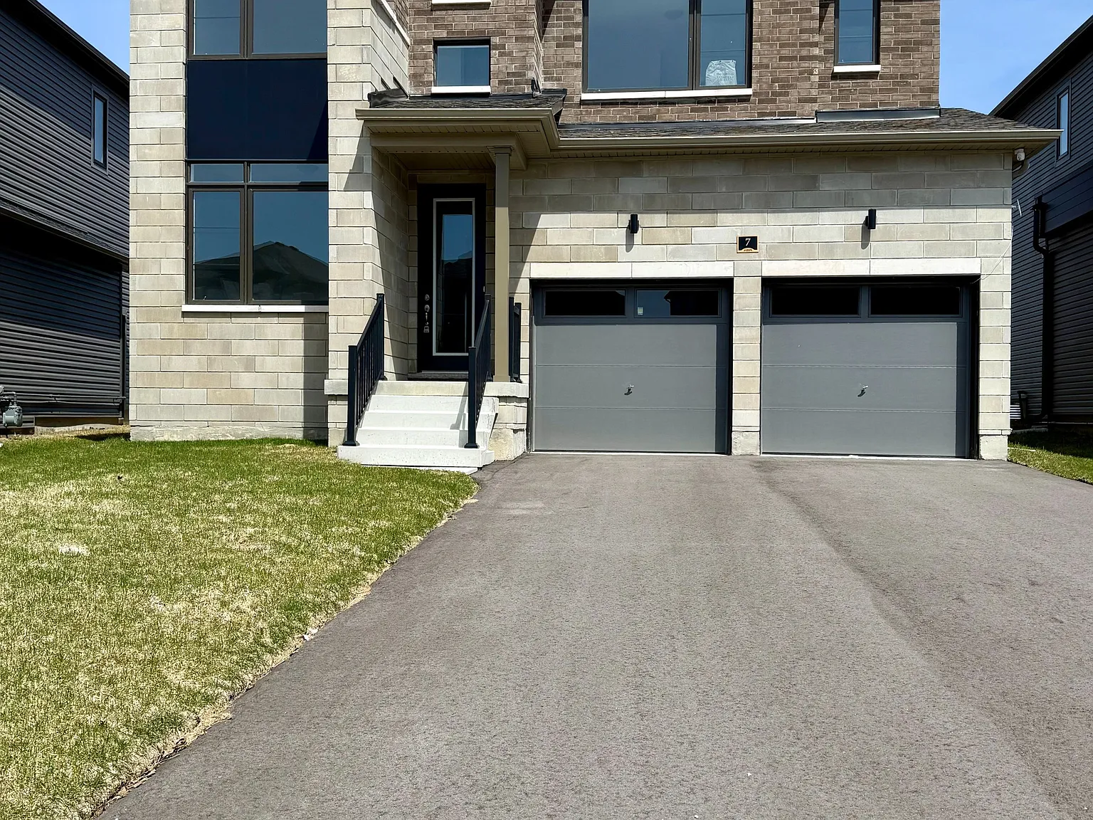 4 bed, $2,750 — Photo 1