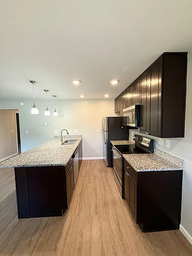 220 Oak Street Photo 1