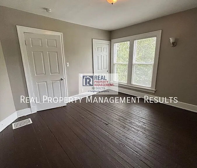 719 E Chandler Ave — Photo 11