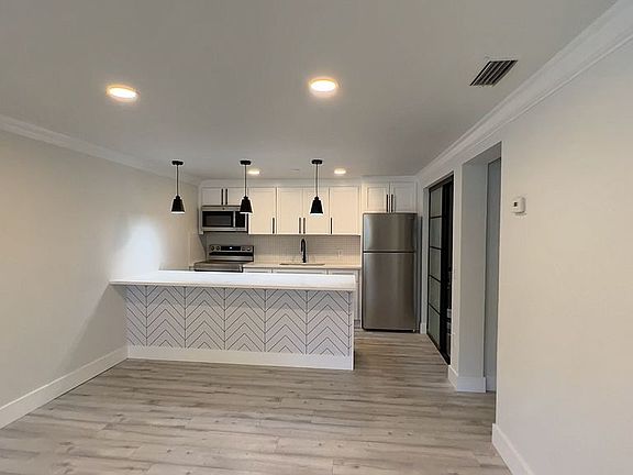 3rd image of 7184 Southgate Blvd #7184