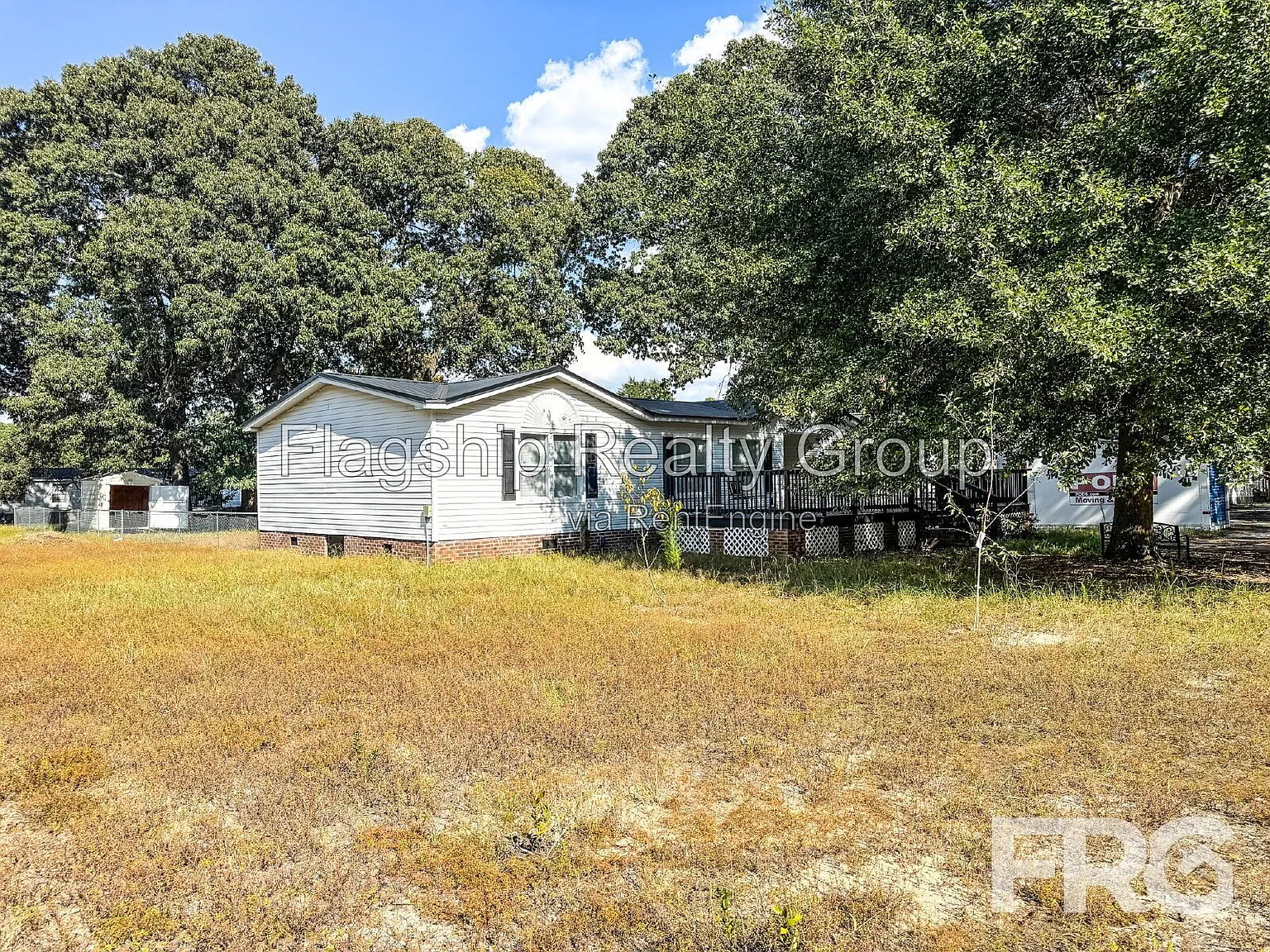4 bed, 2.0 bath, 2135 sqft, $2,600 — Photo 2
