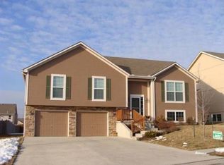 732 Glenview St, Leavenworth, KS 66048