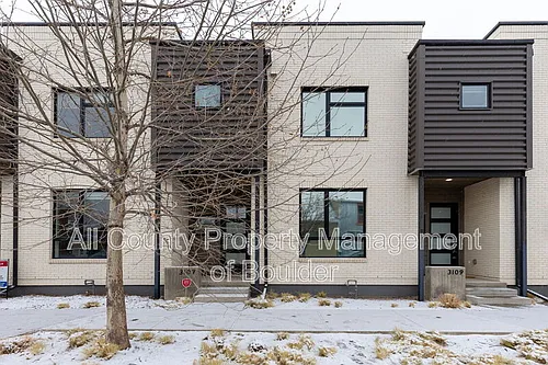 3107 Bluff St Photo 1