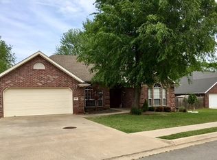 318 Ridgedale Dr, Farmington, AR 72730