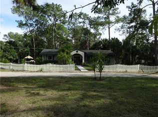 700 7th St SW, Naples, FL 34117