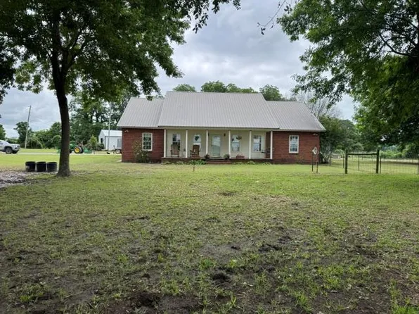 14 Gower Ln, Leland, MS 38756