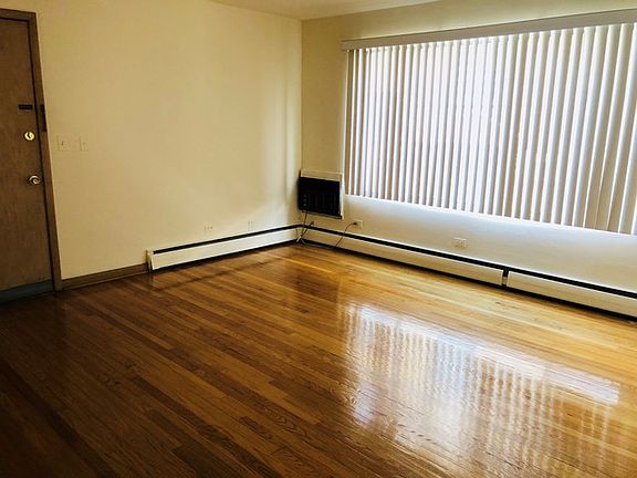 3rd image of 6770 N Sauganash Ave APT 1S