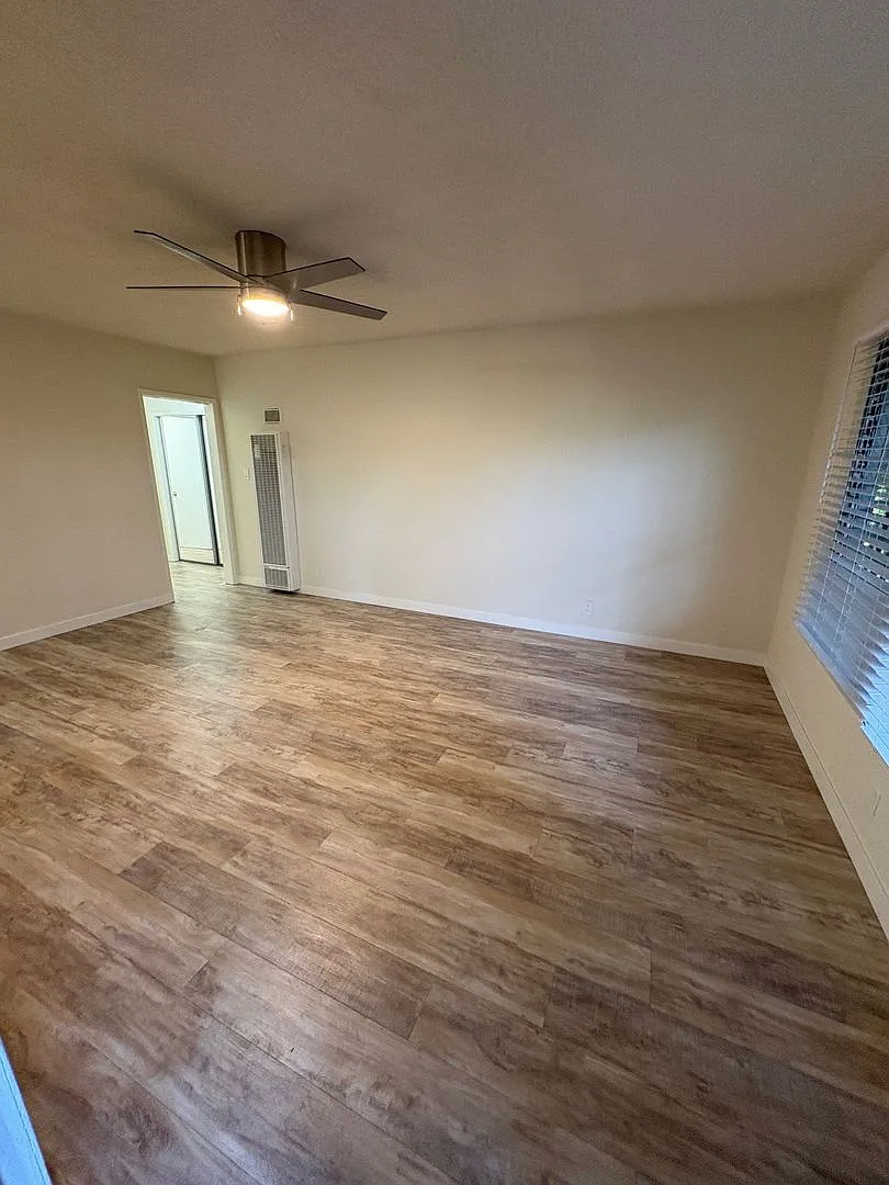 4714 Slauson Ave — Photo 2