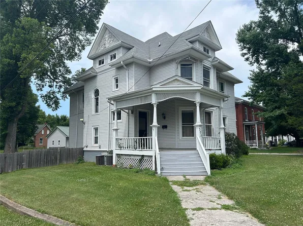 305 Walnut St, Greenfield, IL 62044