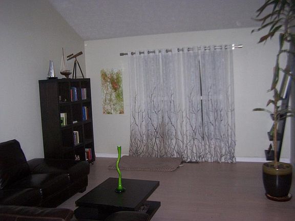 5th image of 5027 Grassland Dr