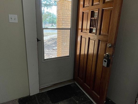 4th image of 1400 Wallace St