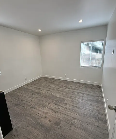 6323 Clybourn Ave — Photo 6