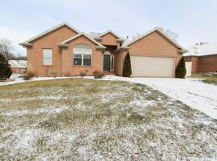 6700 Oakshire Ct, Newburgh, IN