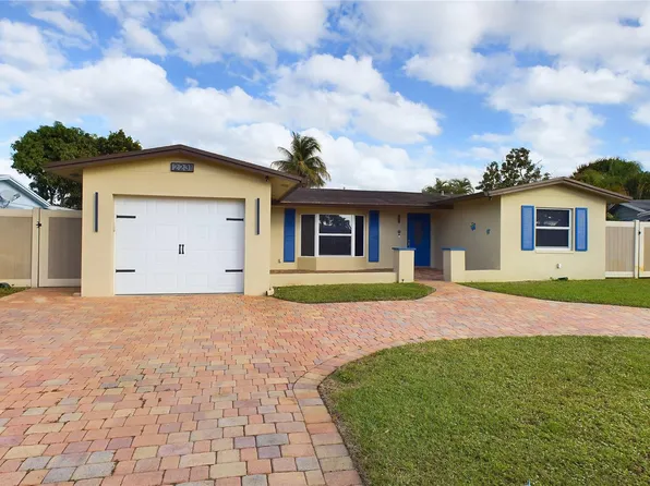 2231 NW 93rd Way, Pembroke Pines, FL 33024