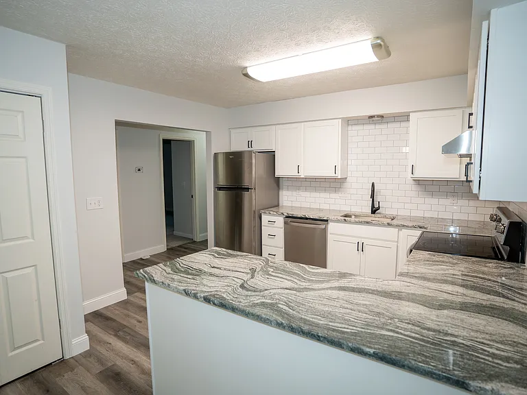 3359 Cranston Dr — Photo 6