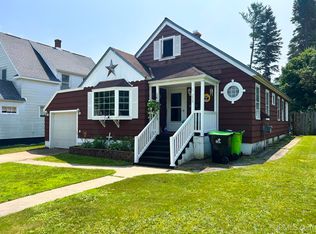 228 E Chocolay St, Munising, MI 49862