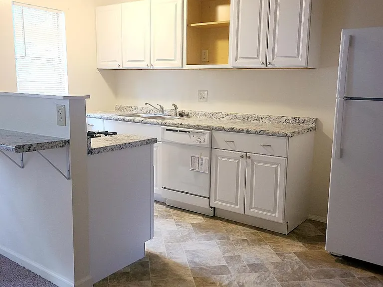 Leesburg Lane Apartments LLC — Photo 5
