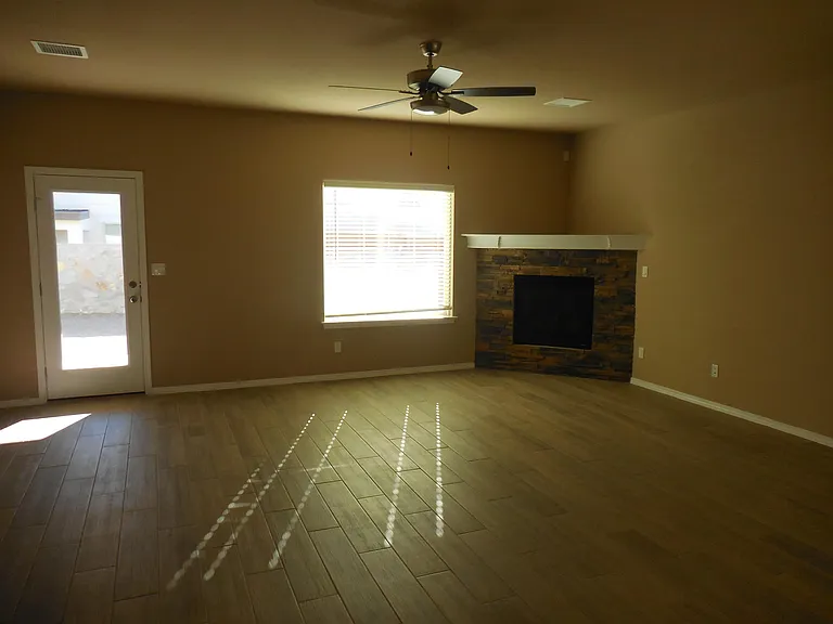 7312 Glacier Dr — Photo 9