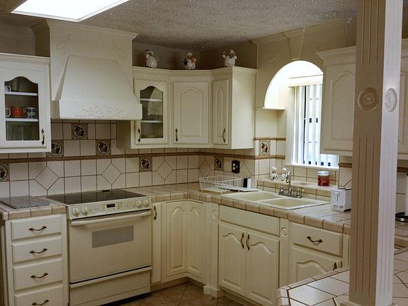 4th image of 14958 SE Hurst Ln