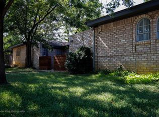 2113 Inverness Dr, Arlington, TX 76012