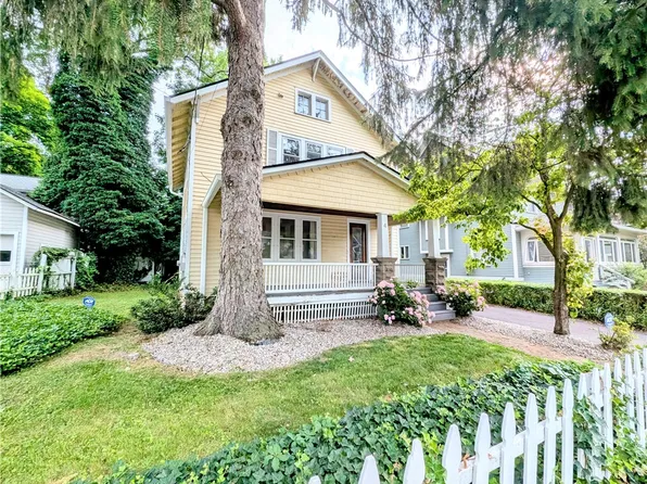 4 E Jefferson Rd, Pittsford, NY 14534