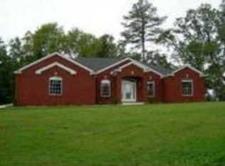 135 Renee Dr, Tuscumbia, AL 35674