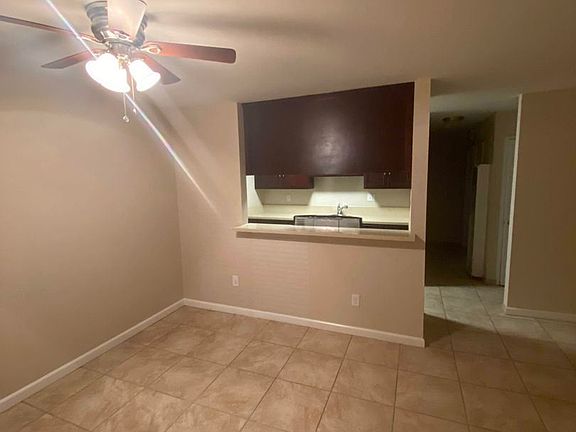 3rd image of 920 Martin Luther King Jr Ave APT 202
