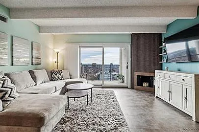 2 bed, 2.0 bath, 1067 sqft, $2,375 — Photo 3