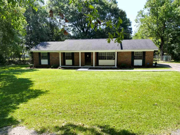115 Davison Ln, Atmore, AL 36502